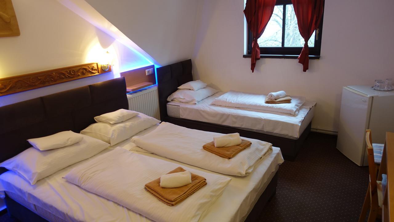 Feszek Fogado - Pension Nest Mosonmagyarovar Exterior photo
